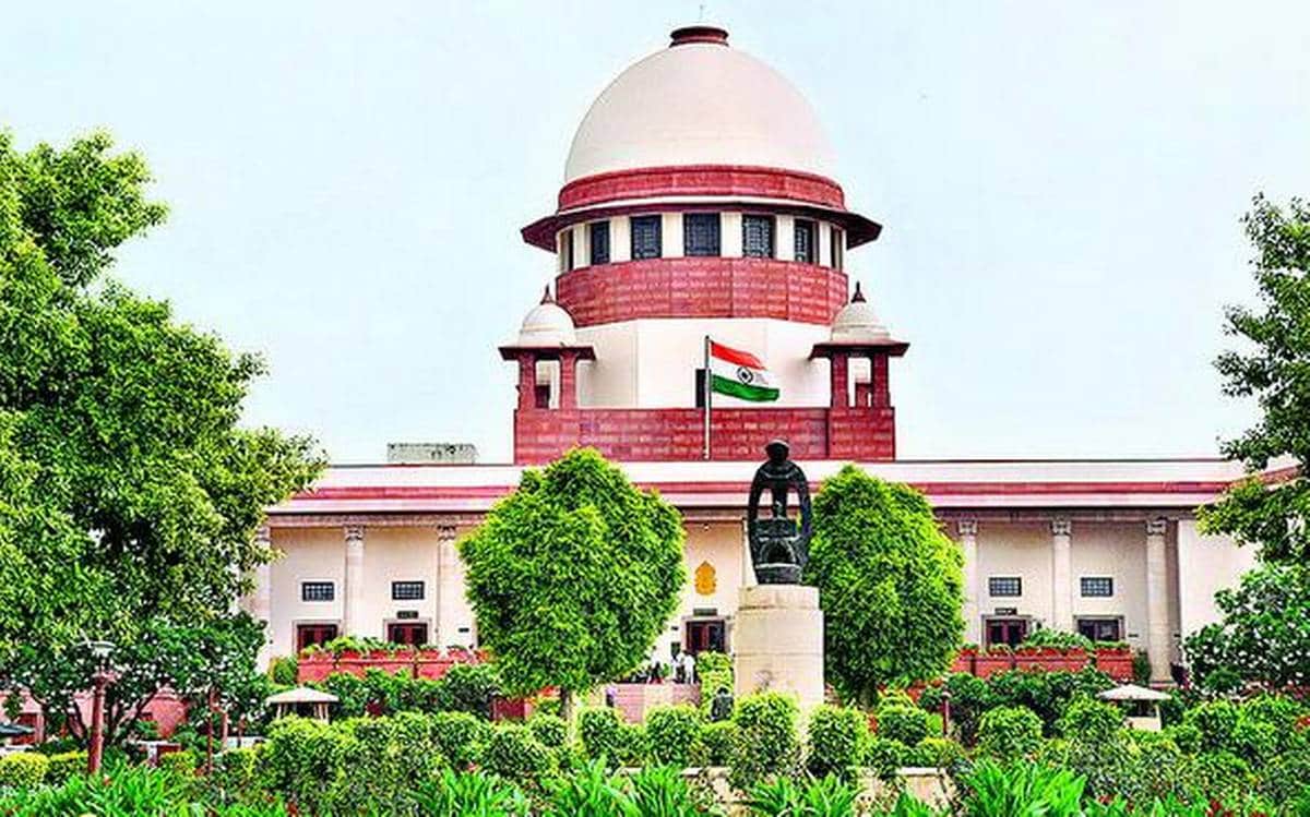 Supreme Court issues notice: Can be an associate professor demoted for a lack of PhD